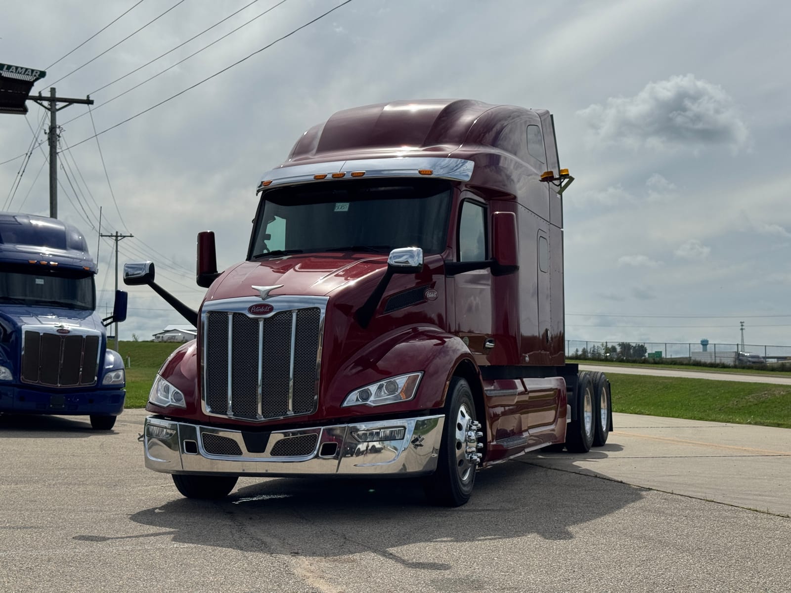 2023 PETERBILT 579