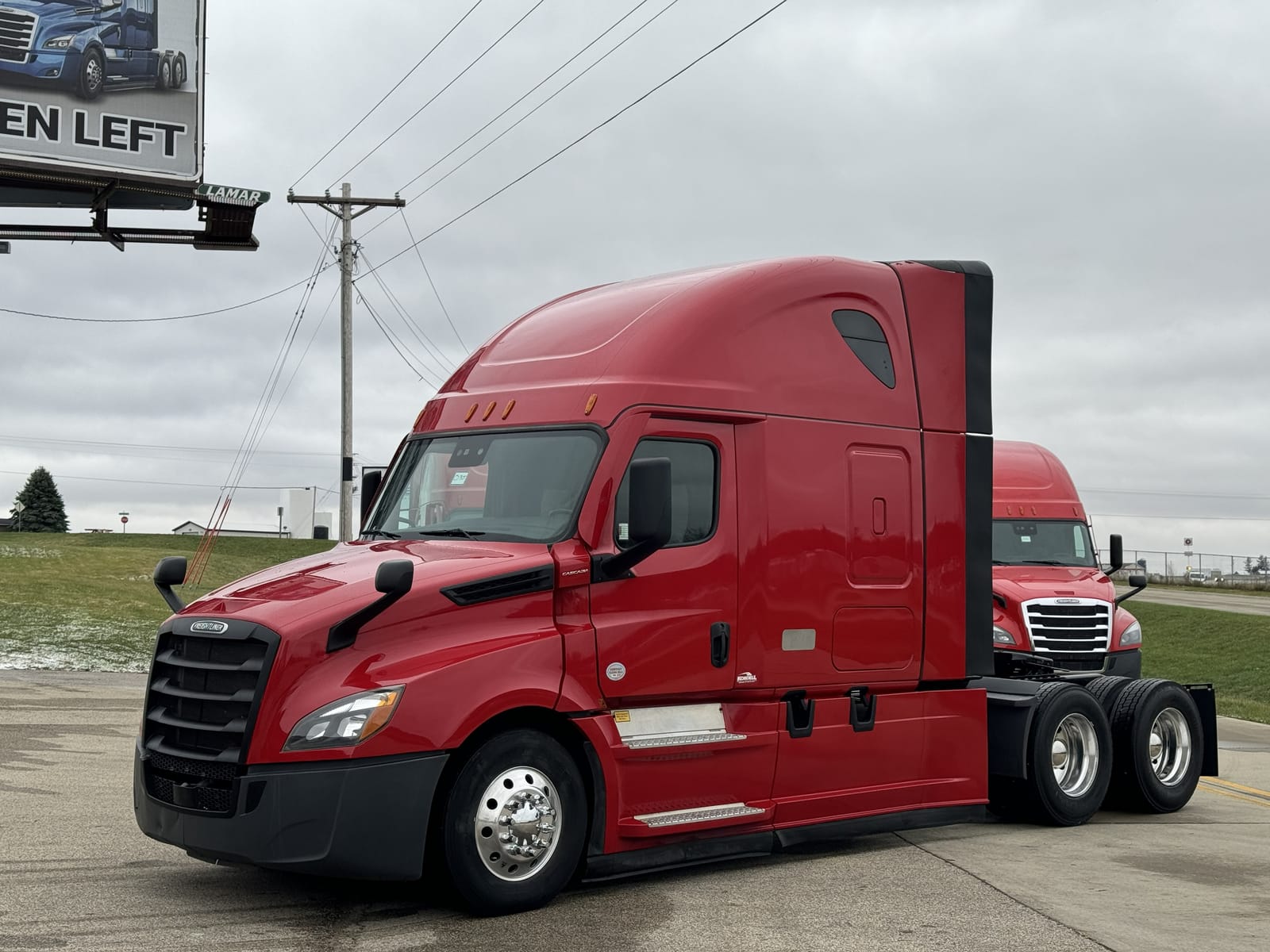 2023 FREIGHTLINER Cascadia 126